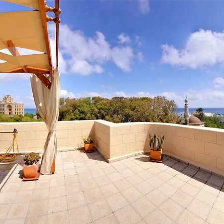 Center Penthouse - Medieval Town 10'- 2' *