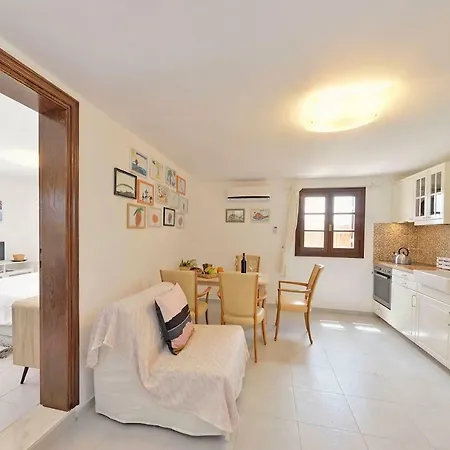 Center Penthouse - Medieval Town 10'- 2' Apartment