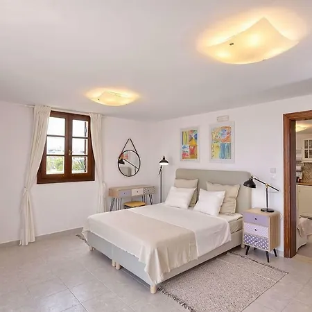 Apartment Center Penthouse - Medieval Town 10'- 2' *