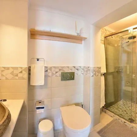 Apartment Center Penthouse - Medieval Town 10'- 2' *