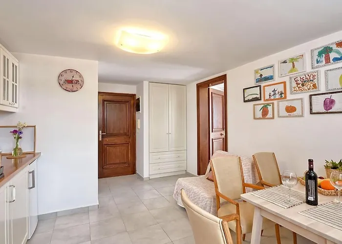 Center Penthouse - Medieval Town 10'- 2' Rhodes City