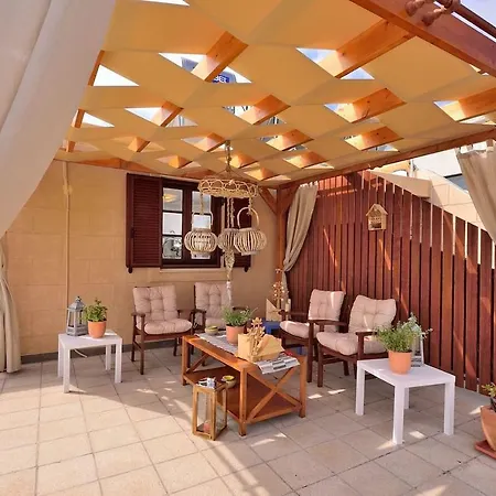 Center Penthouse - Medieval Town 10'- 2' * Rhodes City