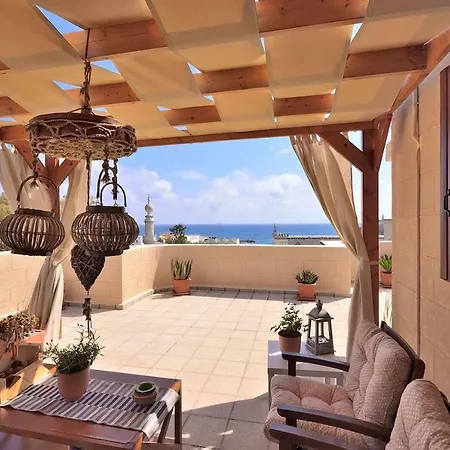 Center Penthouse - Medieval Town 10'- 2' *