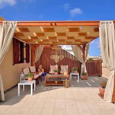 Apartment Center Penthouse - Medieval Town 10'- 2'