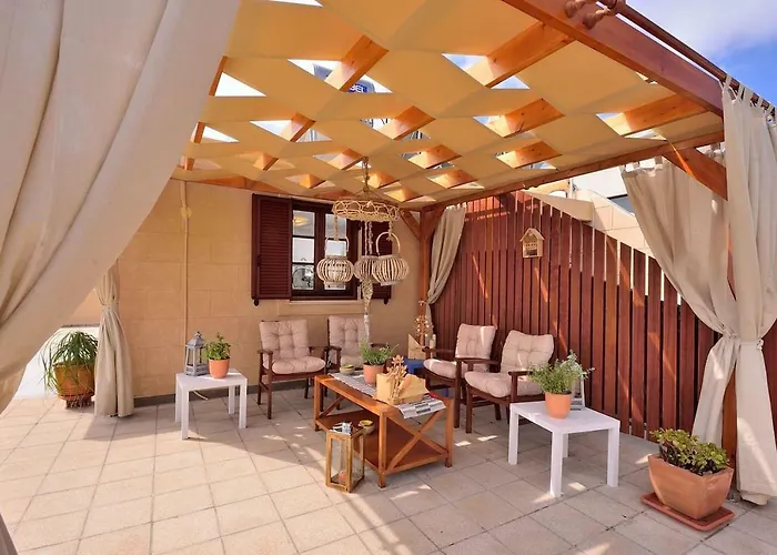 Center Penthouse - Medieval Town 10'- 2' * Rhodes City